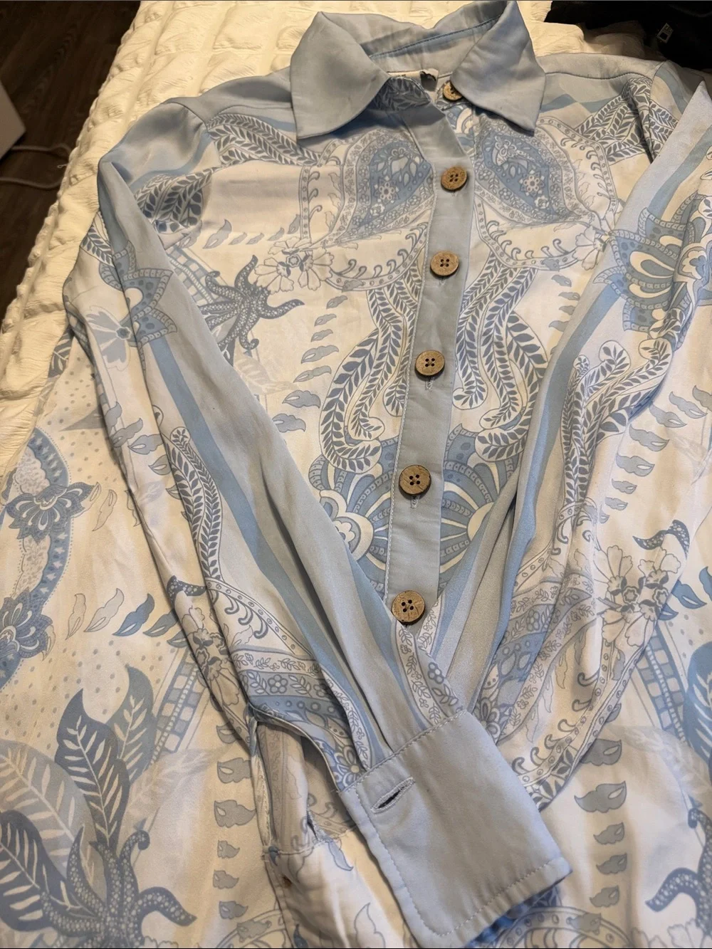 Rachel Zoe Light Blue & White Printed Button-Up Shirt - Picture 1 of 4